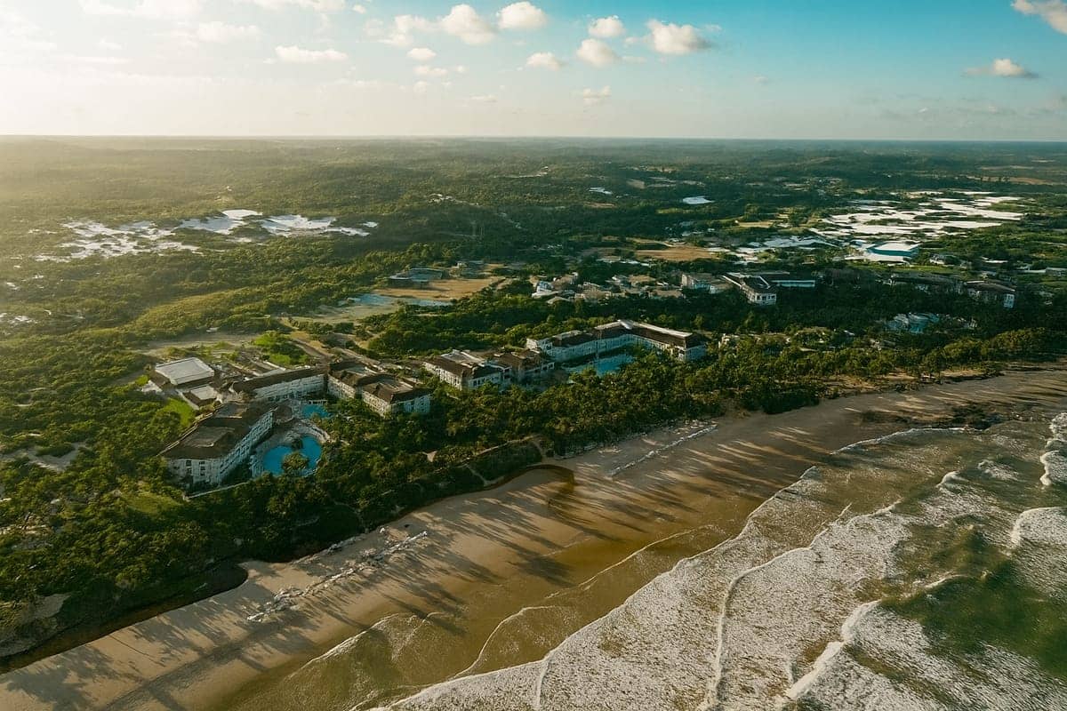 Resort em Costa do Sauípe com estrutura completa e praia paradisíaca