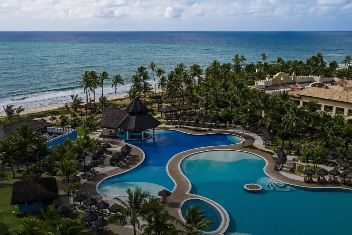 Hotel em Imbassaí com vista para o mar e coqueiros